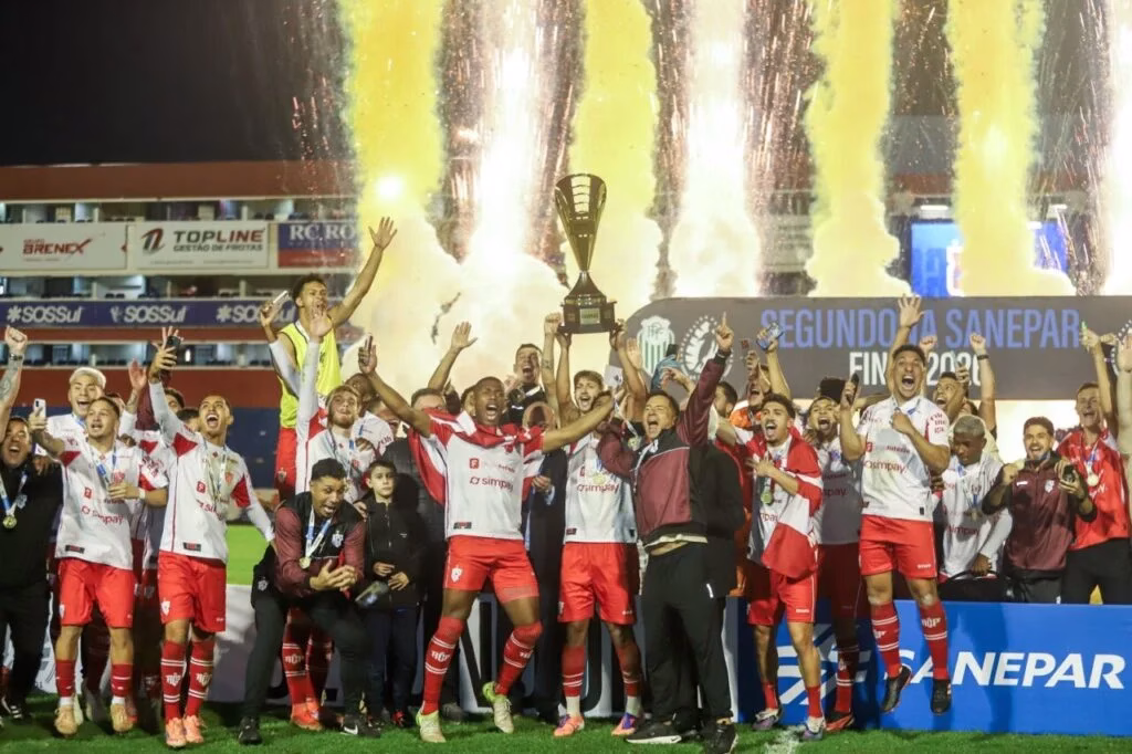 ACP vence o Paraná Clube e conquista o título da Série B do Campeonato Paranaense