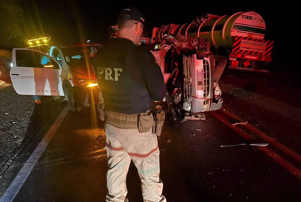 Ultrapassagem proibida termina em tragédia e deixa três mortos na BR-376